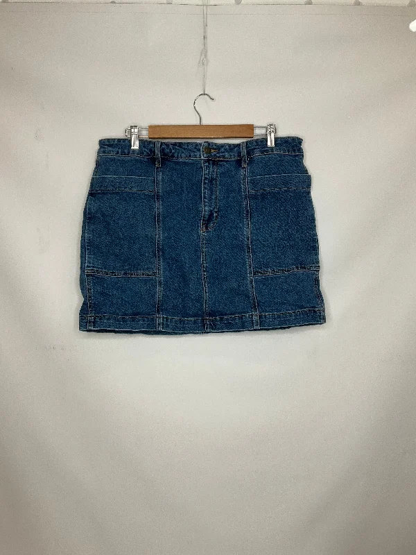 Denim Skirt Mini & Short Old Navy, Size 16